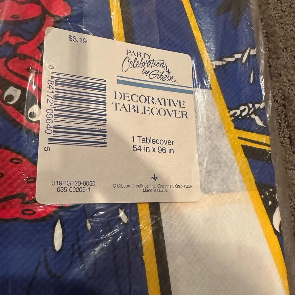 Gibson Decorative Crab Tablecover with Blue and Yellow Accents